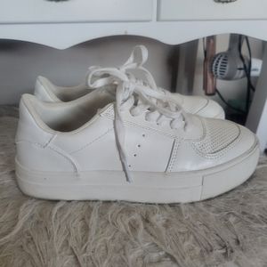 American Eagle Sneakers